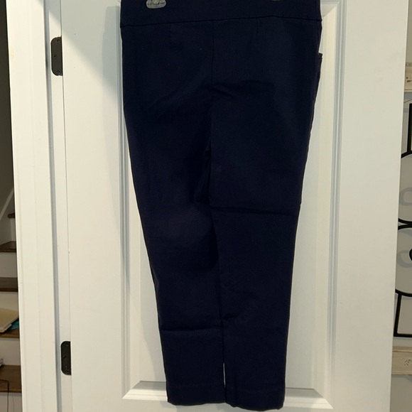 Chico’s Perfect Stretch Navy Ankle pants size 2 short GUC - Picture 6 of 6